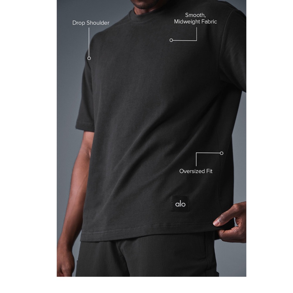 ALO Yoga Men's black Short Sleeve Tee